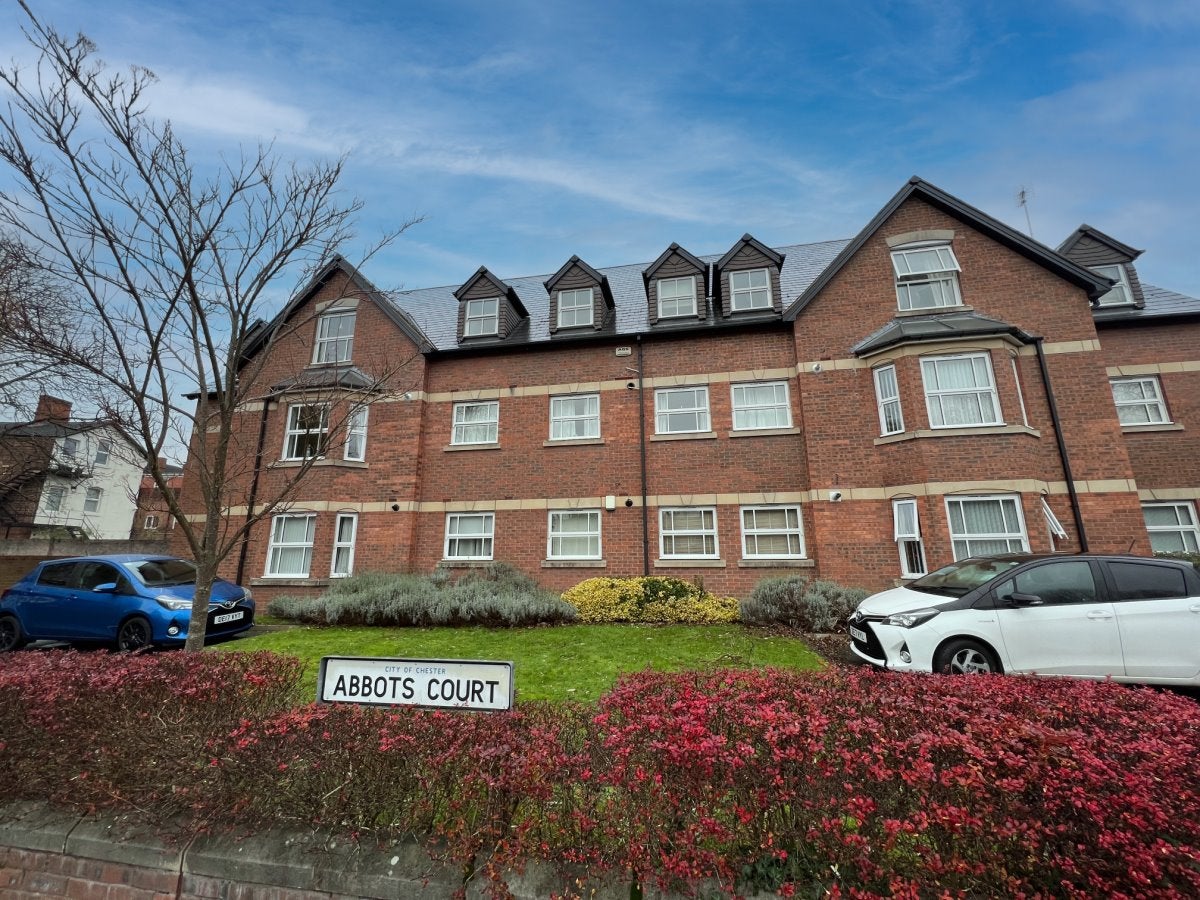 Flat Abbots Park in Chester