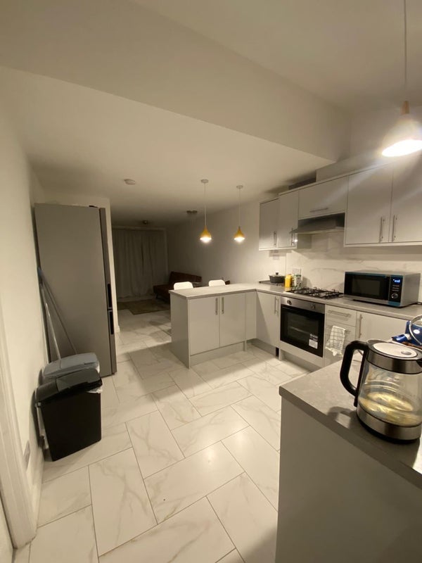 Room Cardiff Close in Coventry