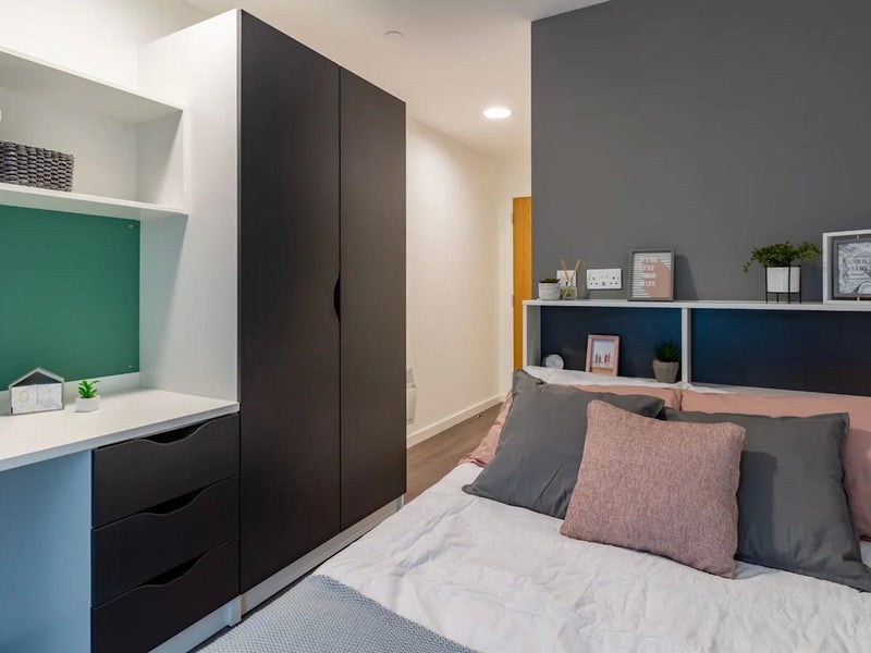 Room Newland Court in London