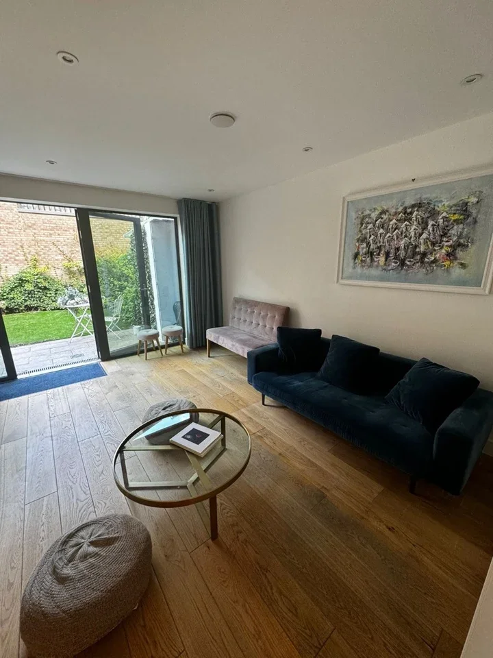 Room Fergus Street in Greater London