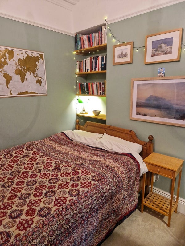 Room Agincourt Road in Greater London