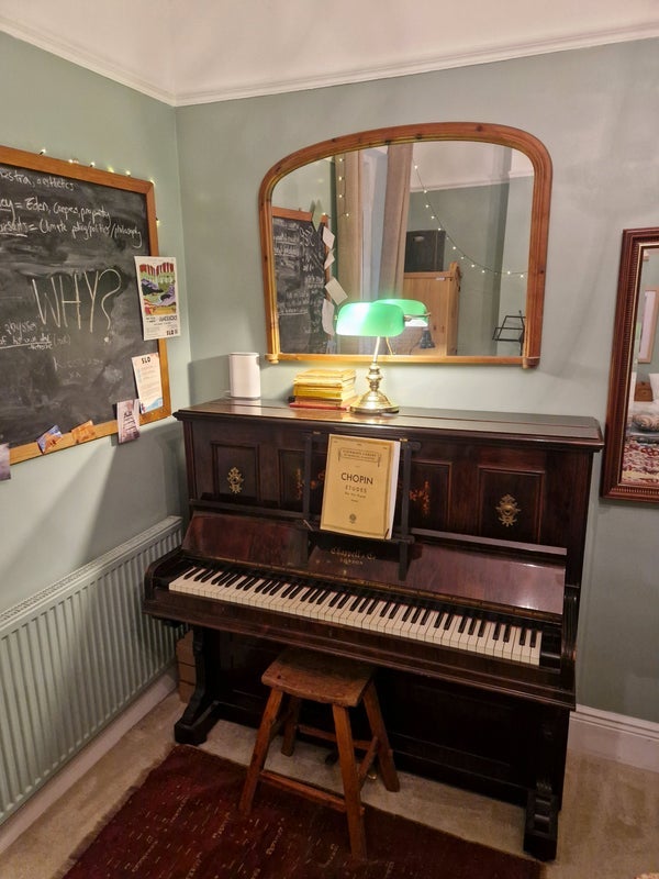 Room Agincourt Road in Greater London
