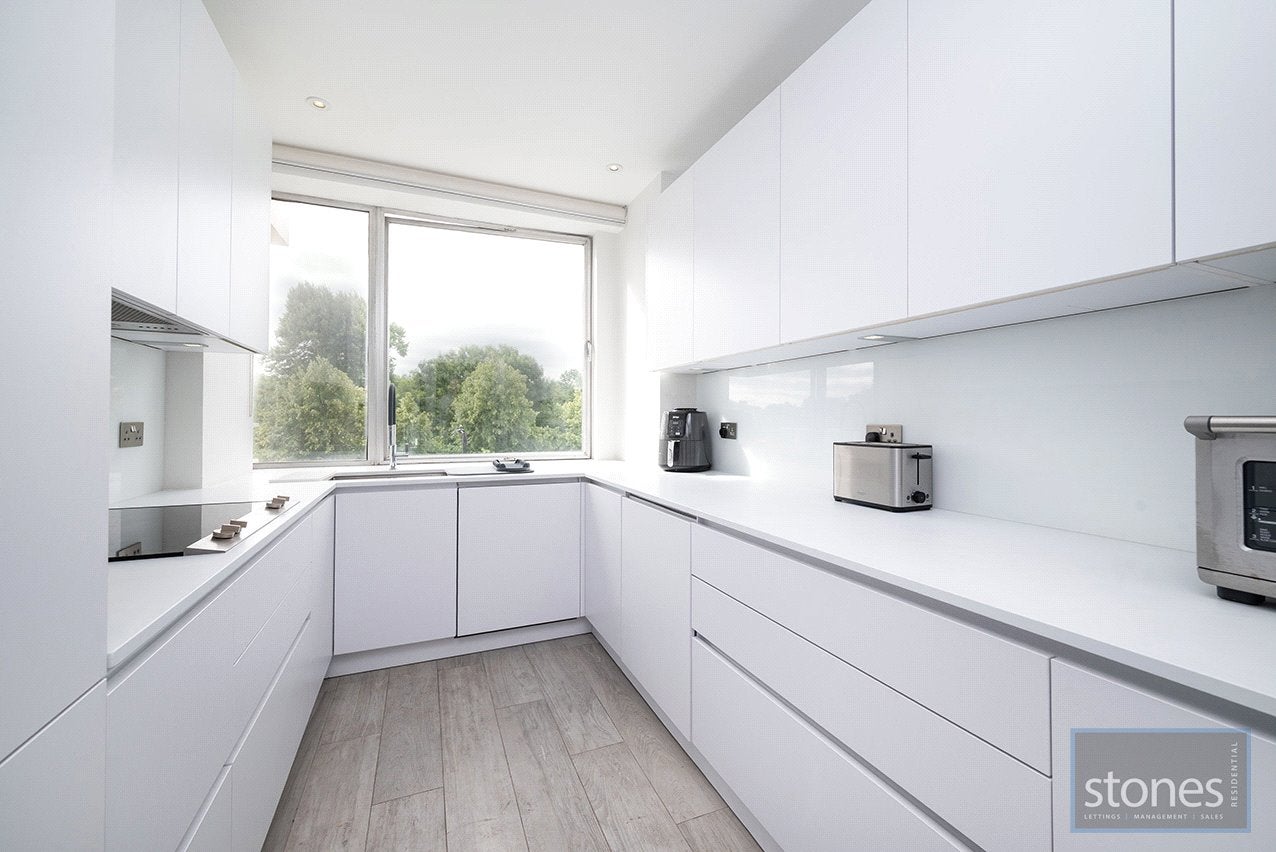 Room Prince Albert Road in City of Westminster