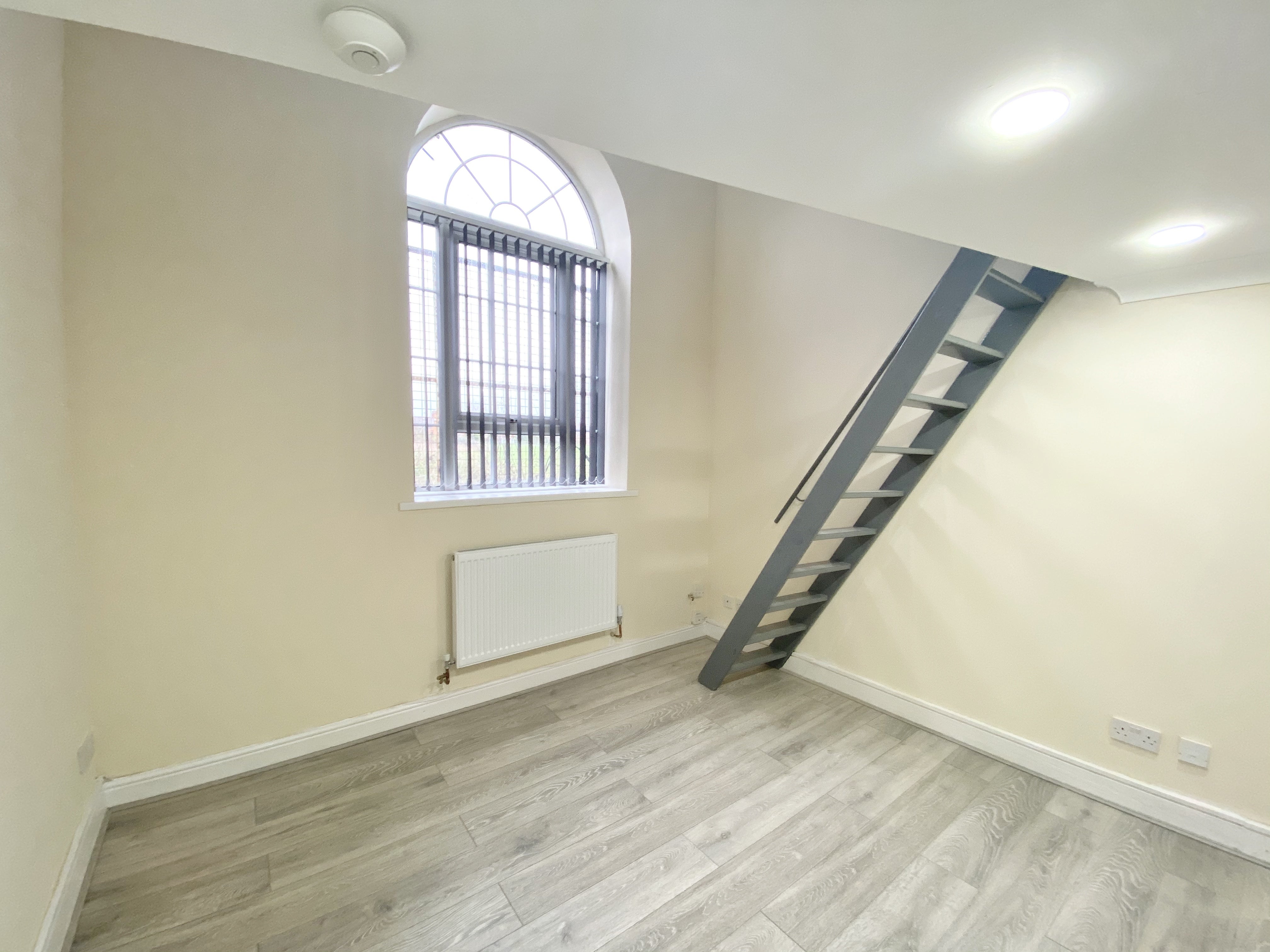 Flat Evesham Road in Leicester