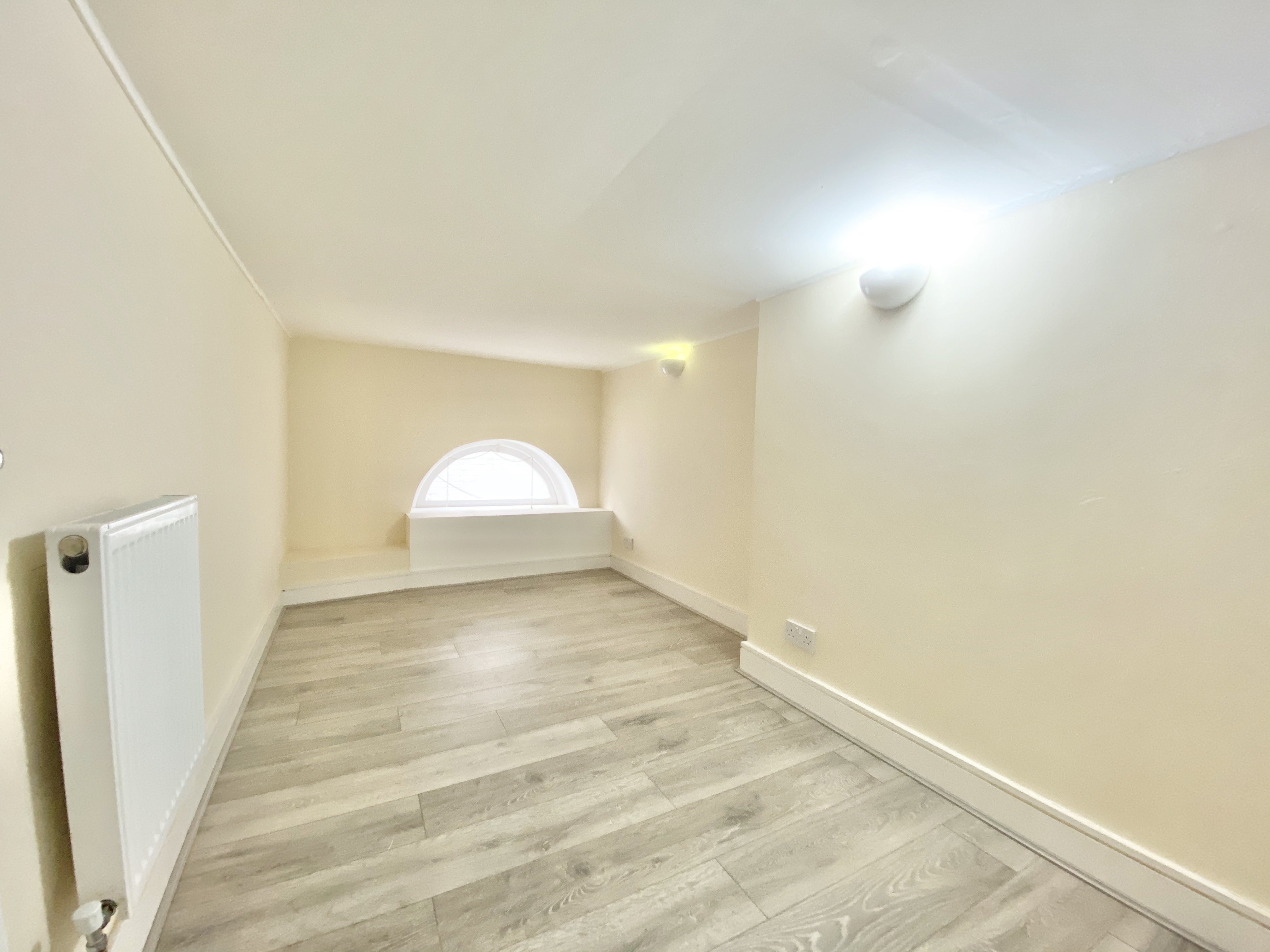 Flat Evesham Road in Leicester