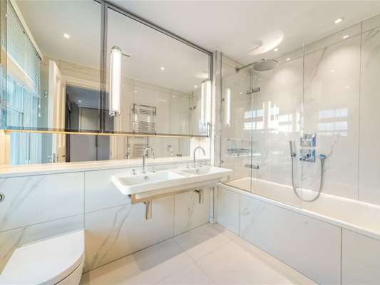 Flat Cadogan Place in Greater London