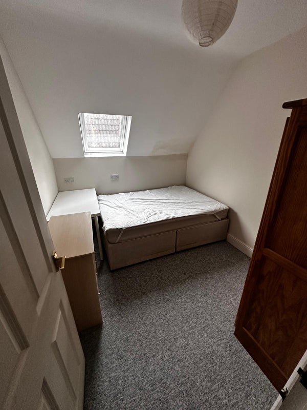 Flat Chantry Road in Bristol