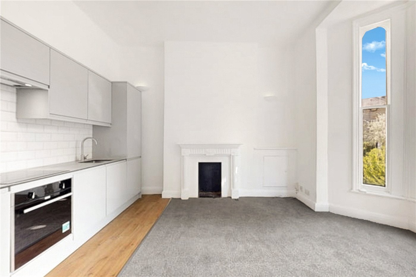 Flat Elthorne Road in Greater London