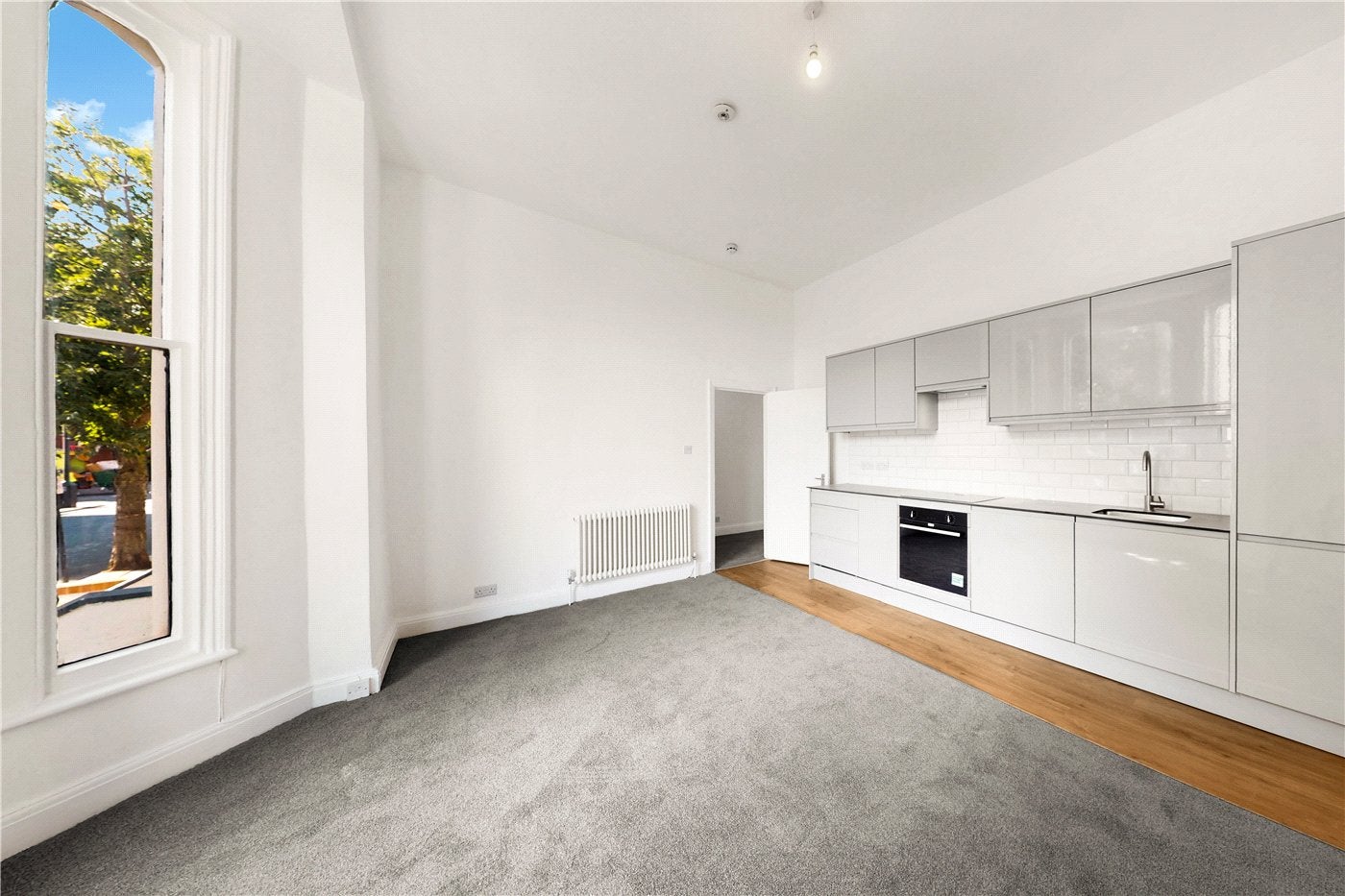Flat Elthorne Road in Greater London
