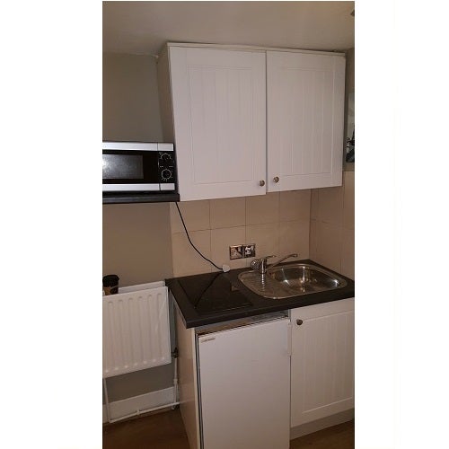 Flat Glazbury Road in Greater London