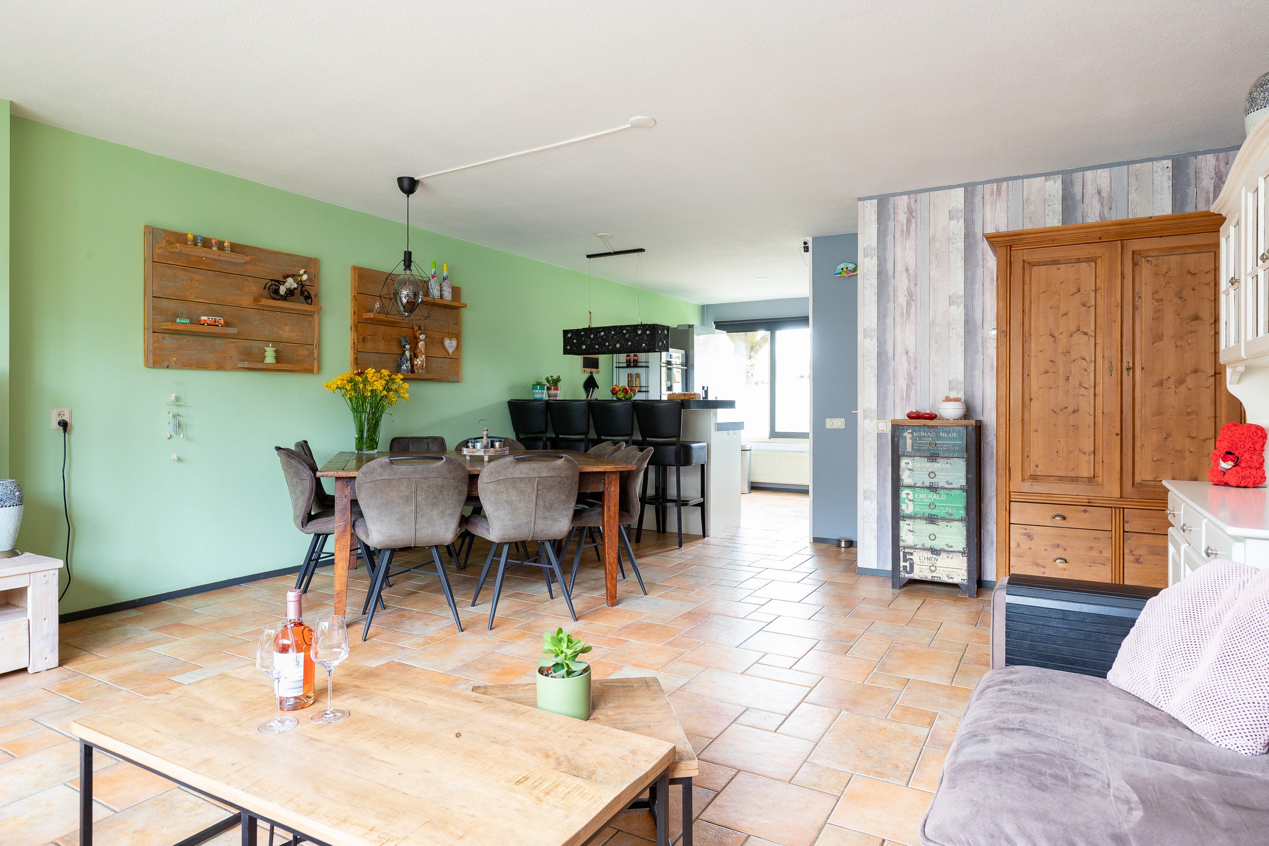 Tussenwoning te koop: Joke Smitstraat 6, Hoofddorp