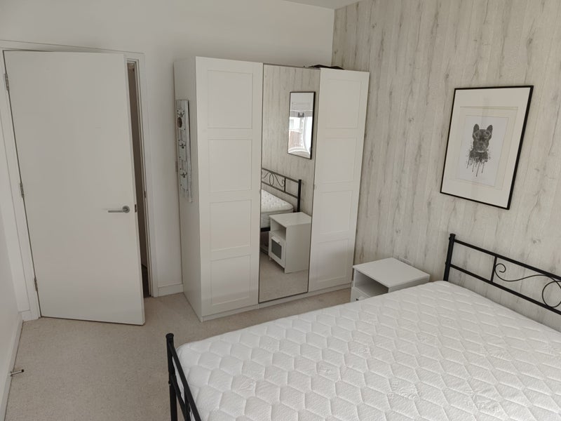 Room Hudson Way in Greater London