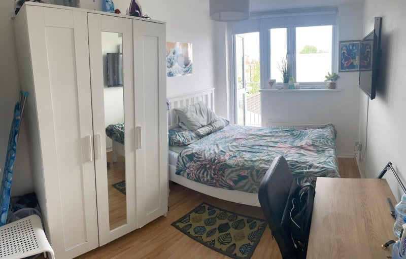 Flat Lucey Way in Greater London