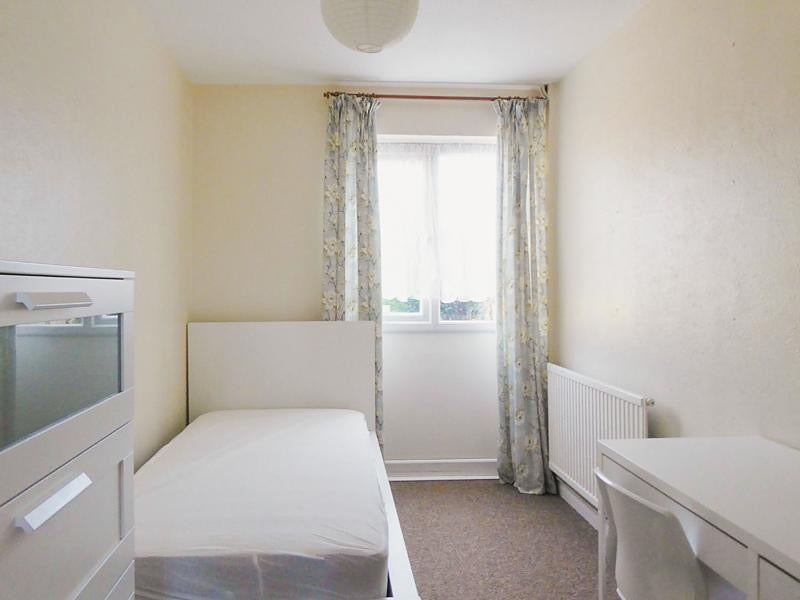 Flat Sundridge Close in Canterbury