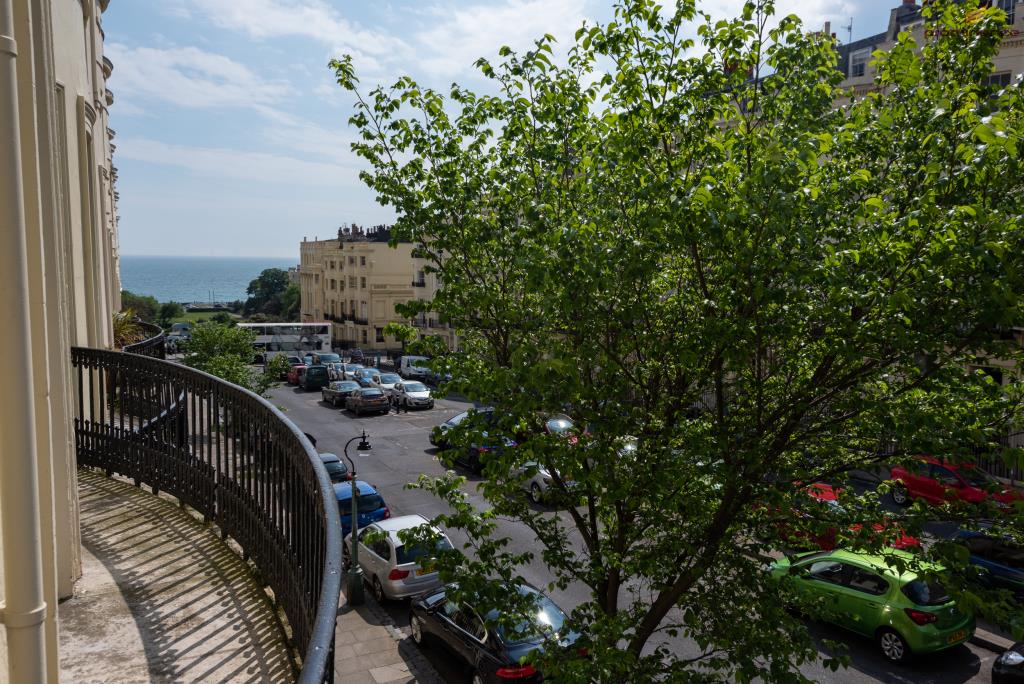 Flat Brunswick Place in Hove