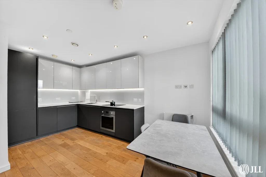 Flat Prospect Row in Greater London
