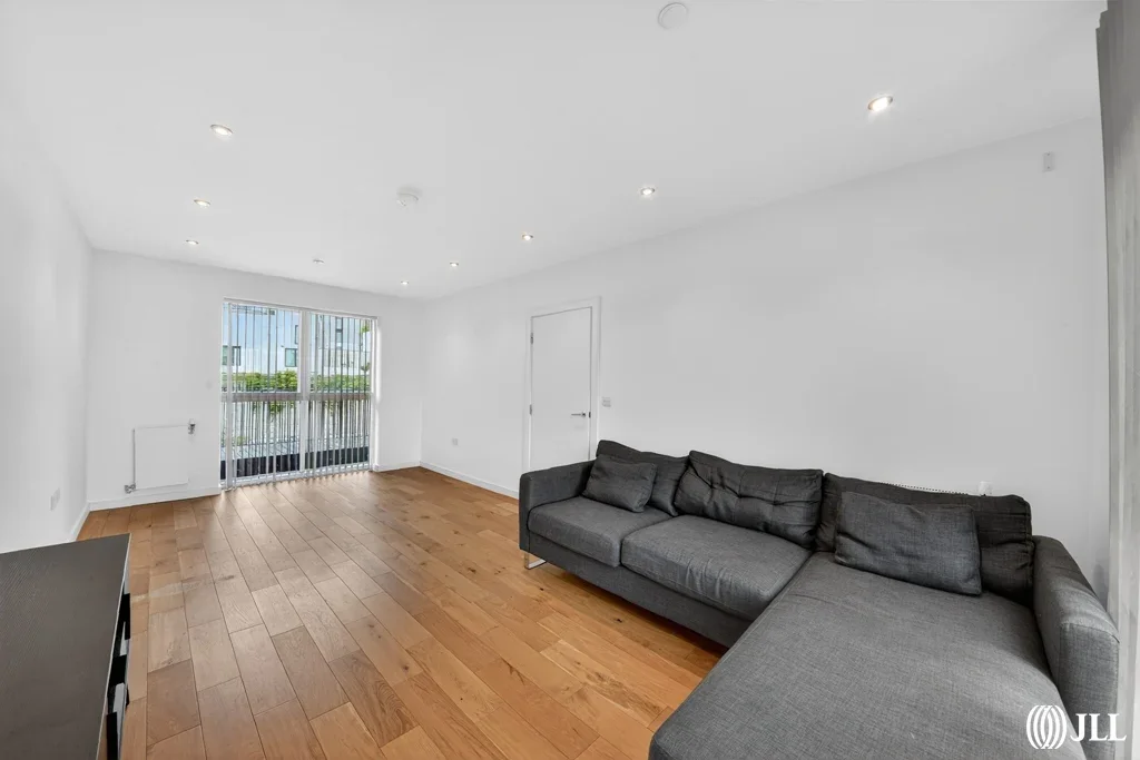 Flat Prospect Row in Greater London