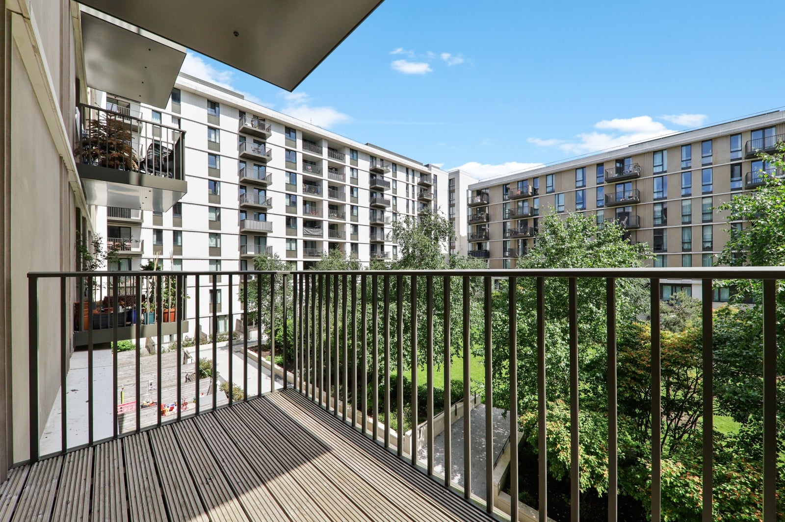 Flat Celebration Avenue in Greater London