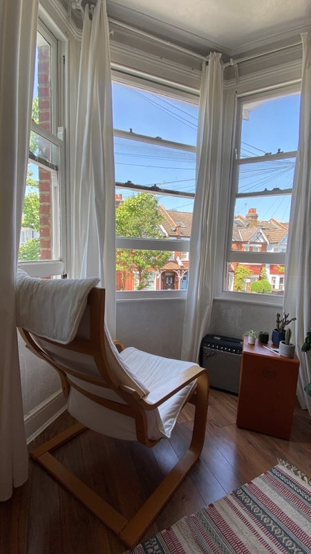 Room Trentham Street in Greater London