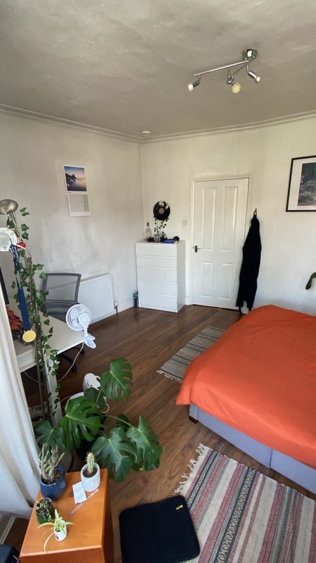 Room Trentham Street in Greater London