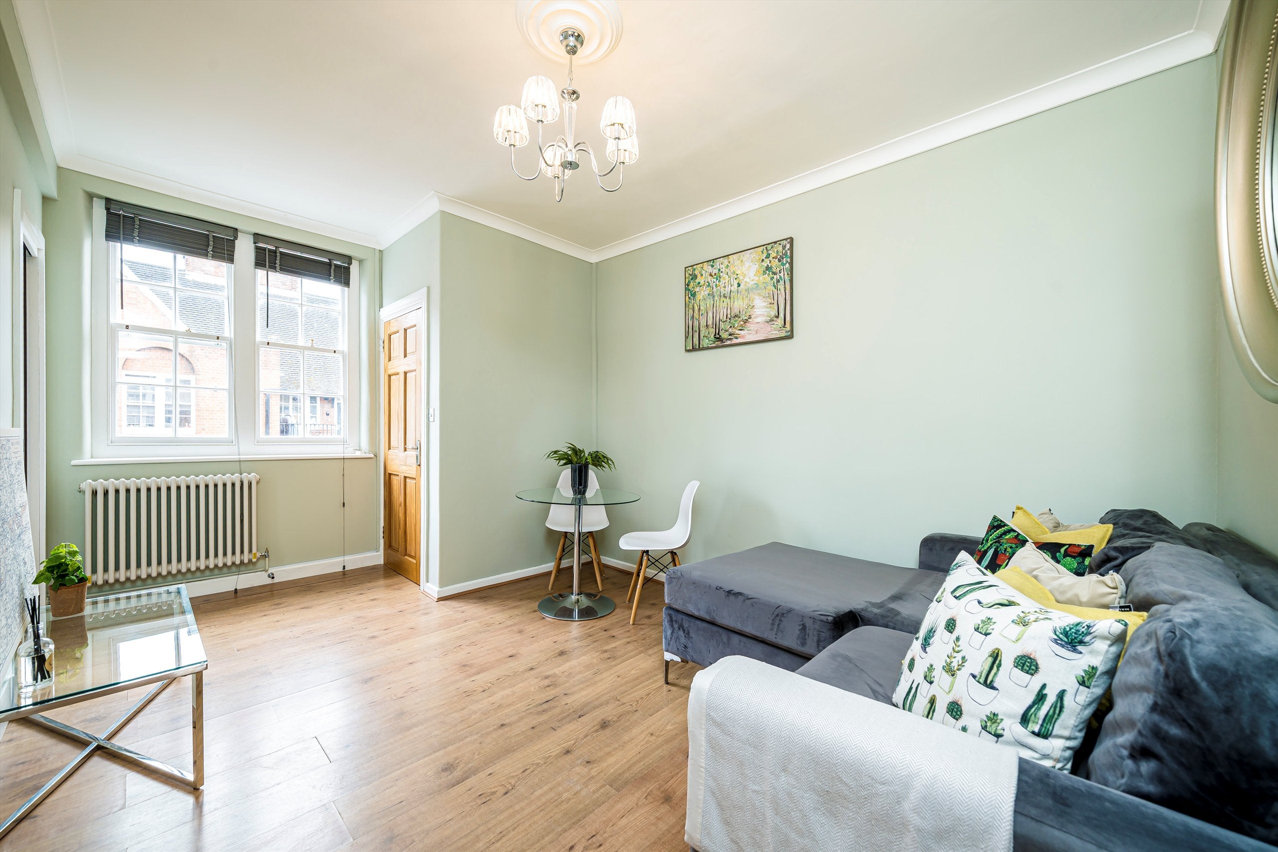 Flat Webber Row in Greater London