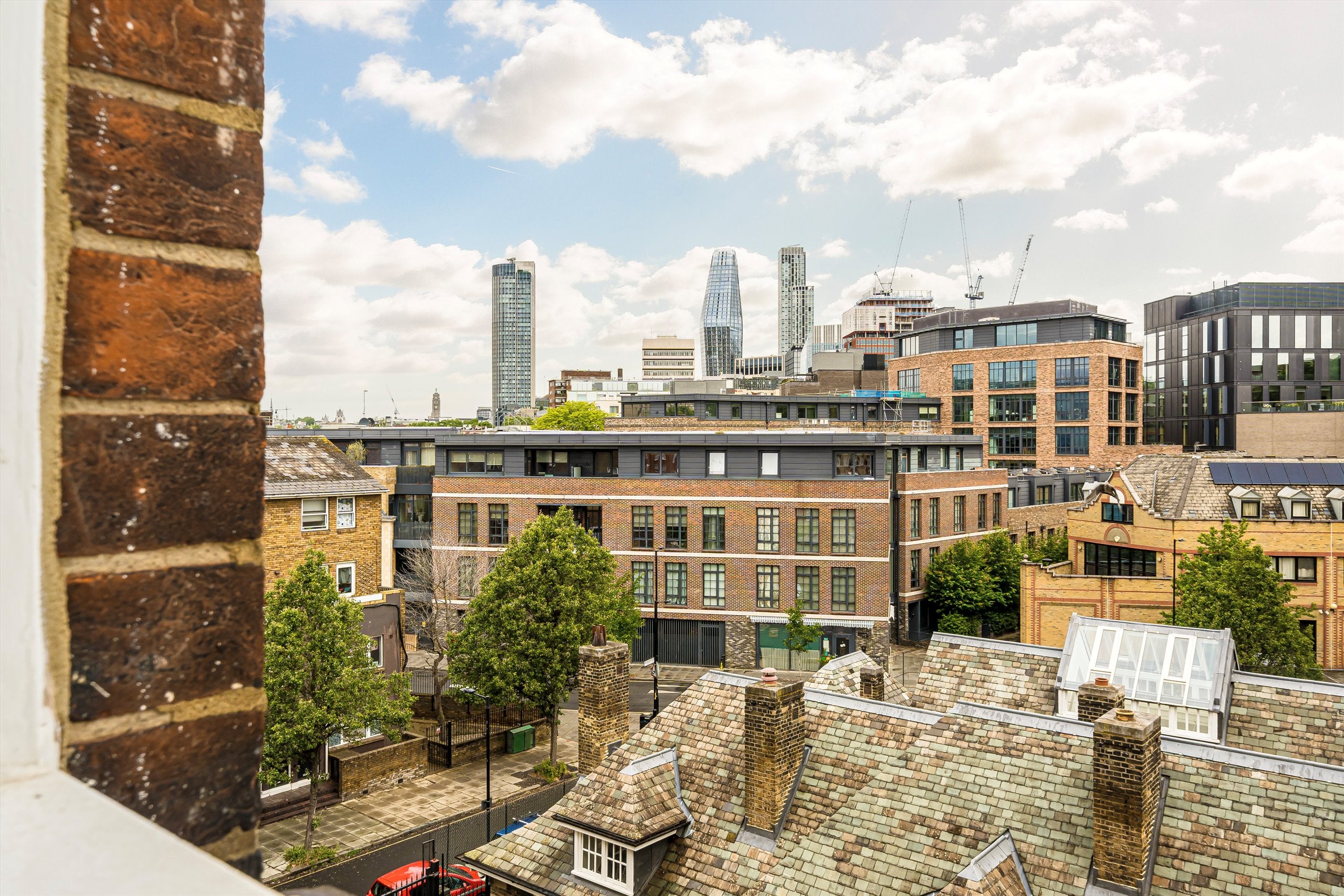 Flat Webber Row in Greater London