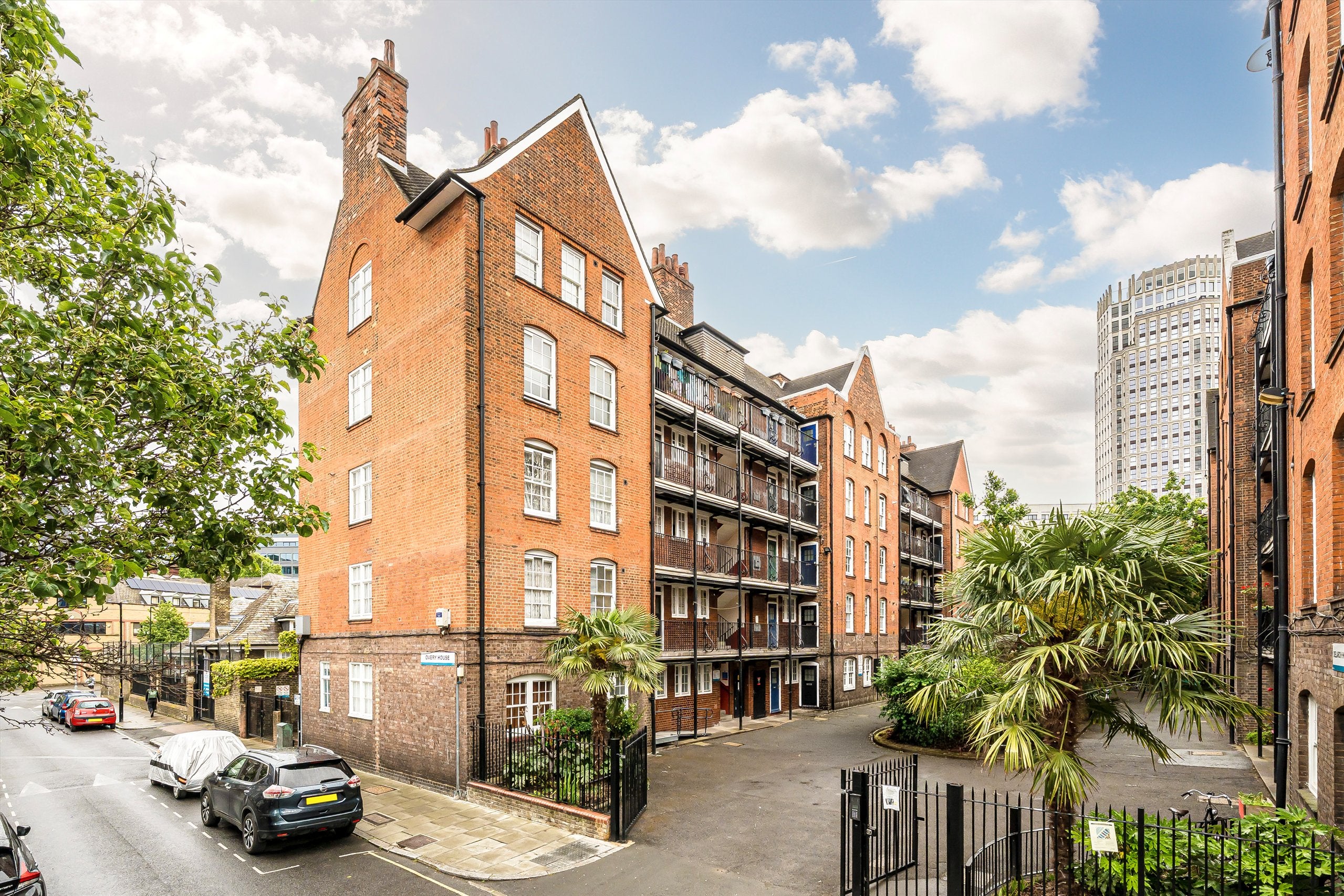 Flat Webber Row in Greater London