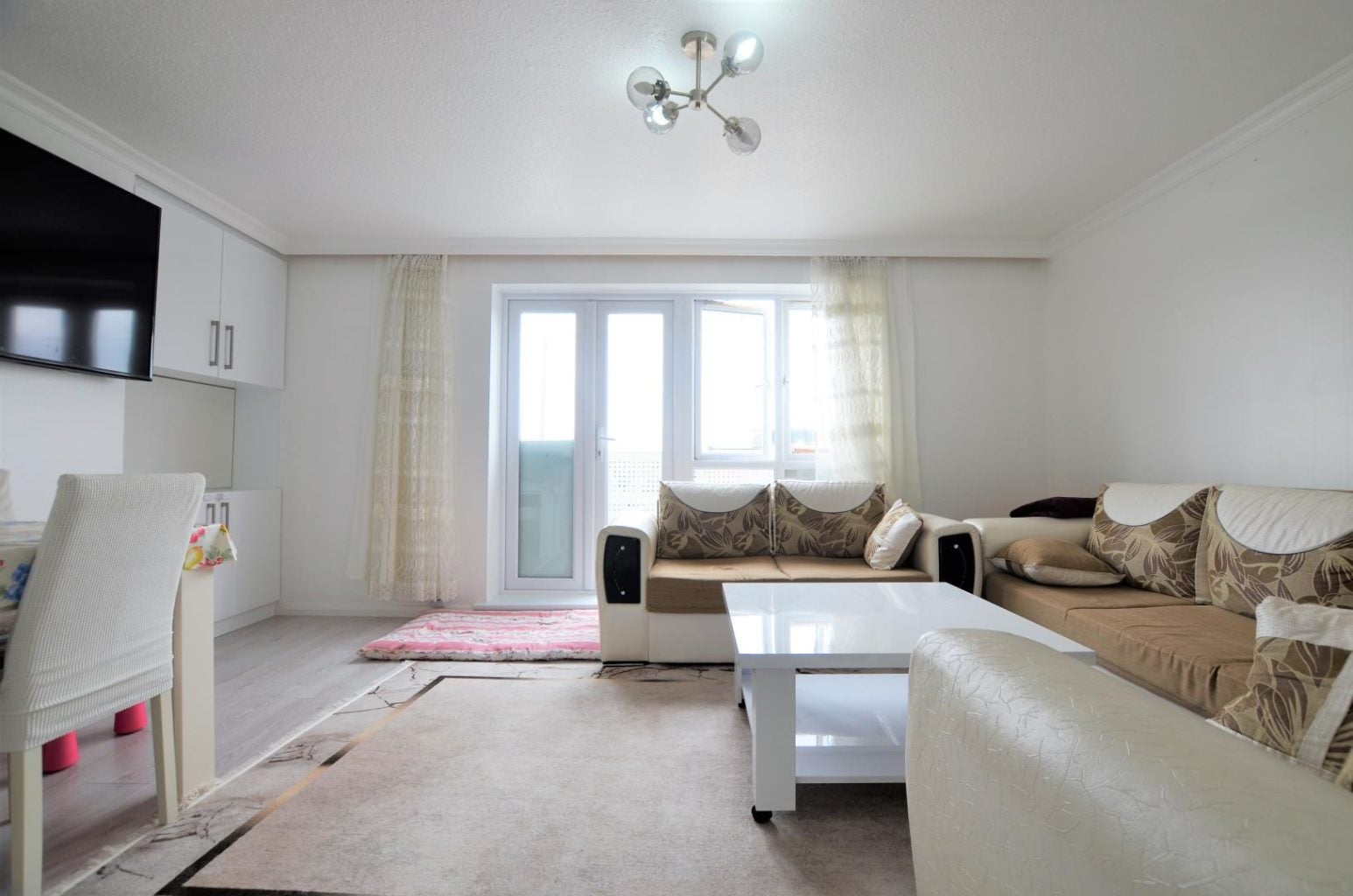 Flat Sebastopol Road in Greater London