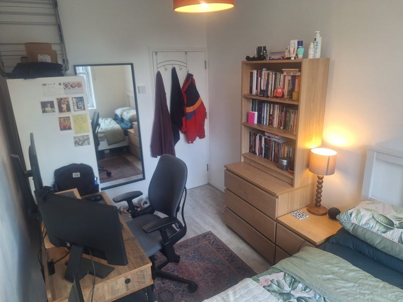 Flat Greenham Close in Greater London