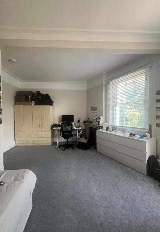 Room St George's Square in City of Westminster