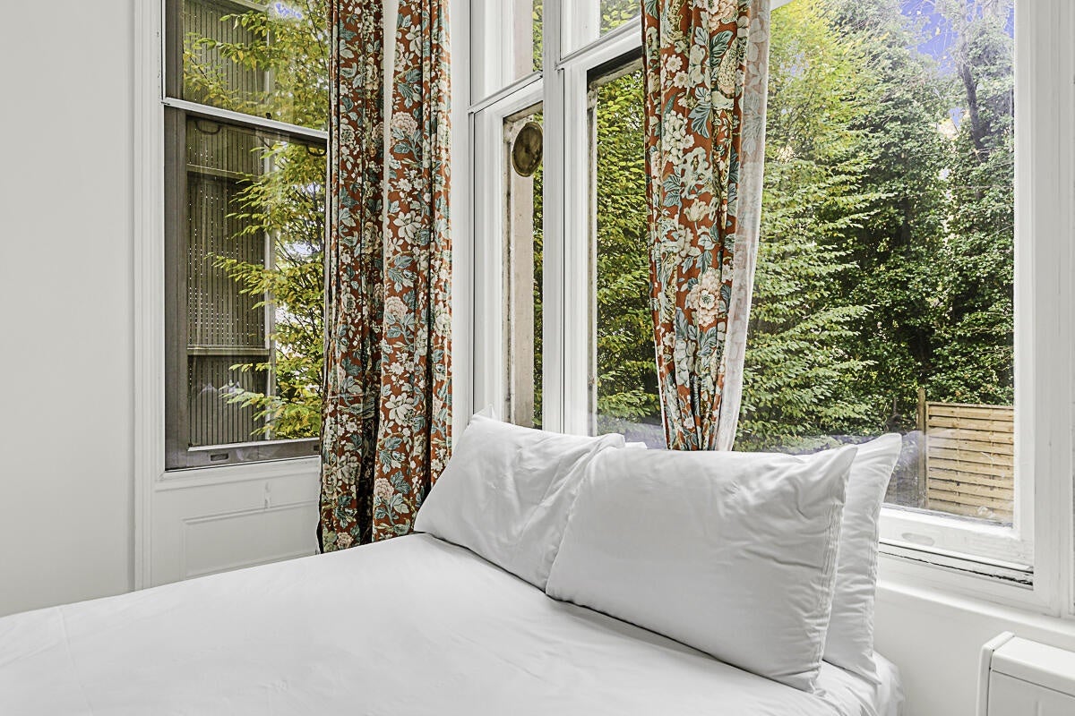 Flat Pembridge Square in Greater London