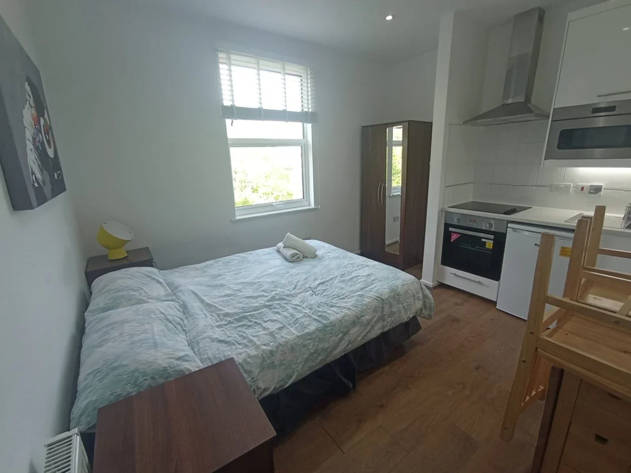 Flat Blenheim Gardens in Greater London