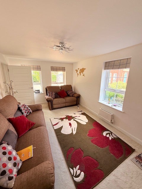 House Aquitania Close in Milton Keynes