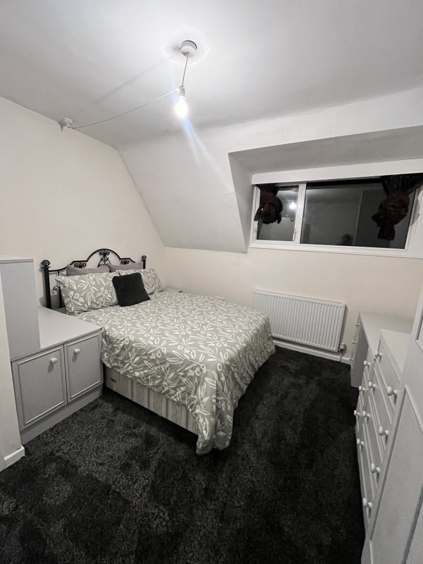 Room Ollerton Street in Bolton