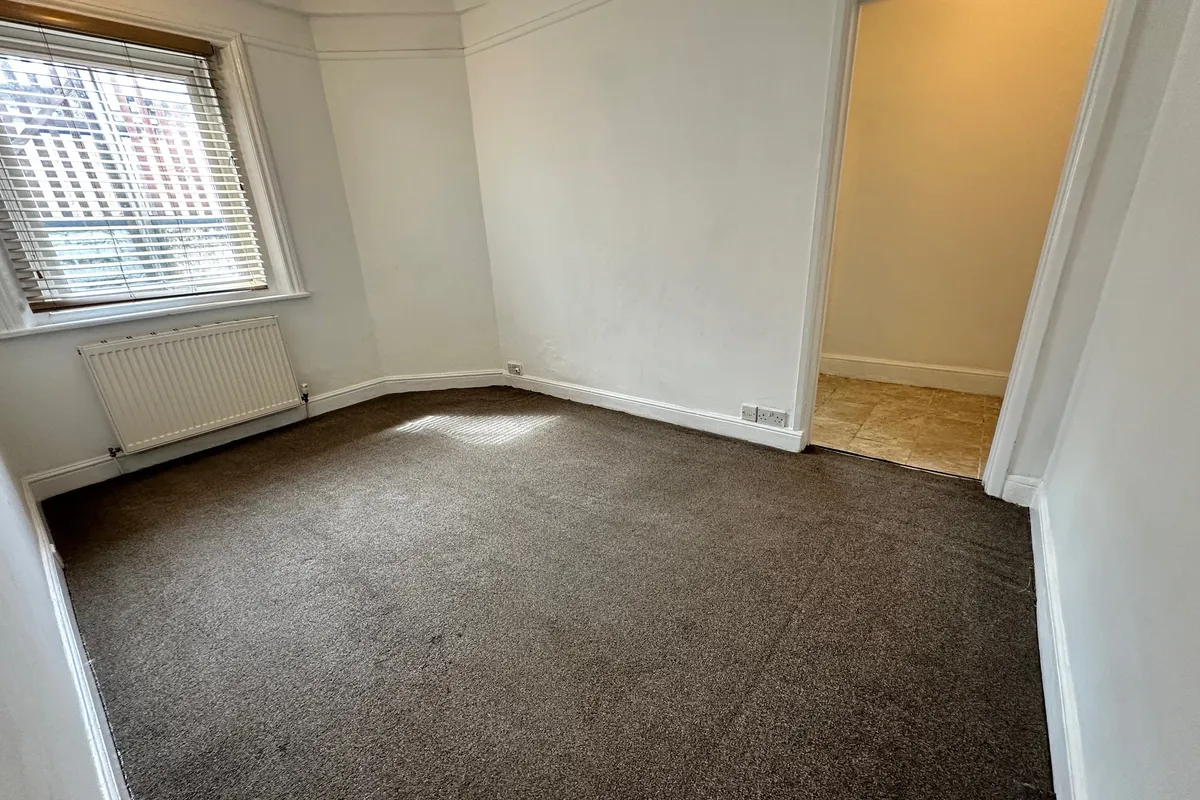 Flat Alum Chine Road in Bournemouth