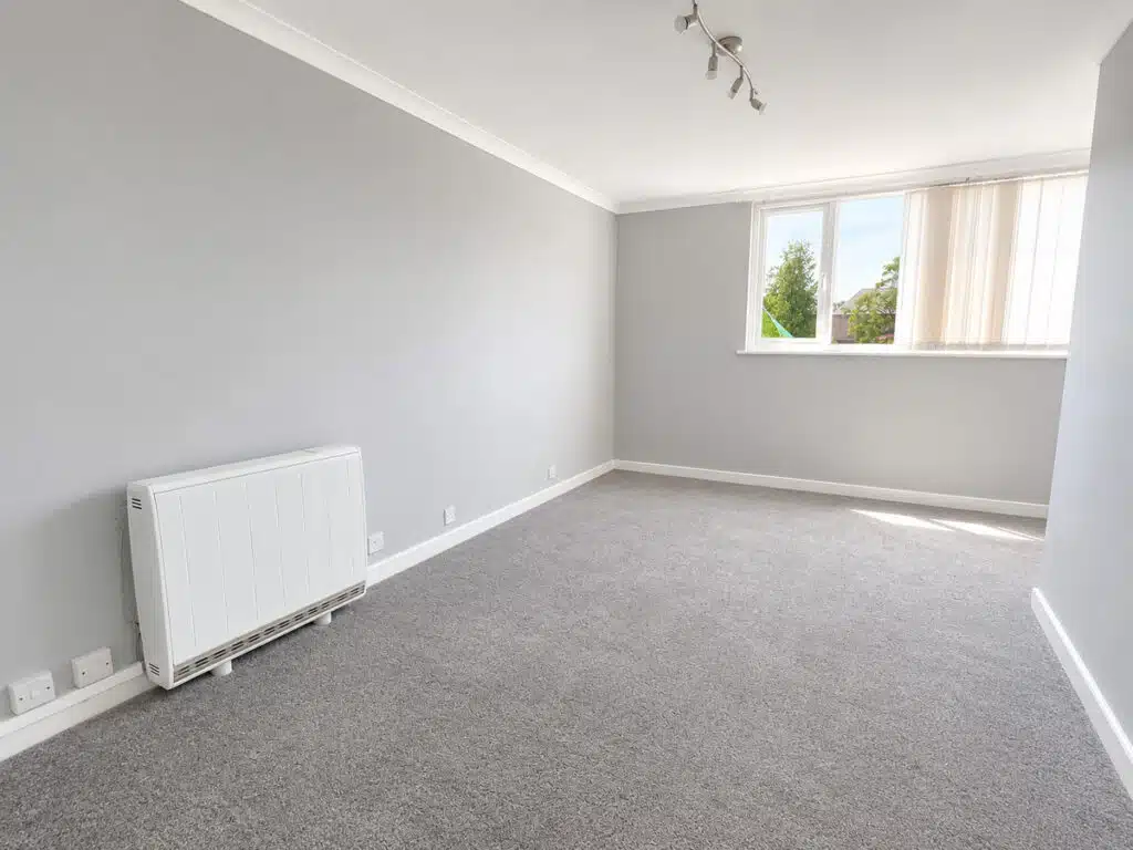 Flat Victoria Road in Ferndown