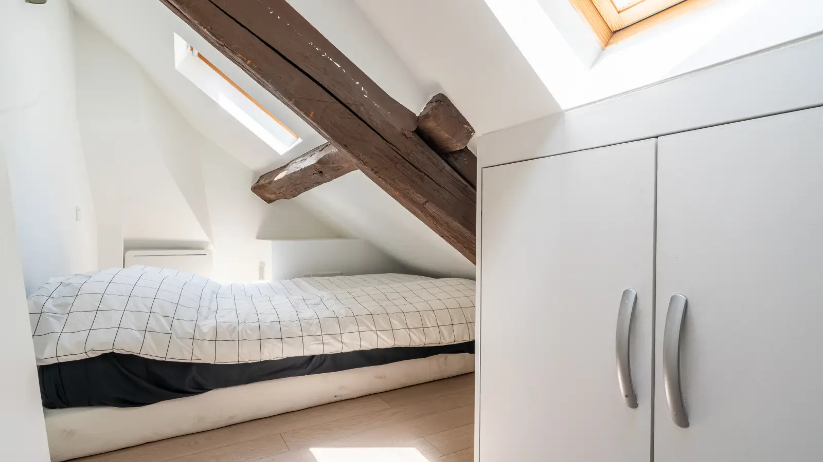 Flat Rue du Buisson Saint-Louis in Paris