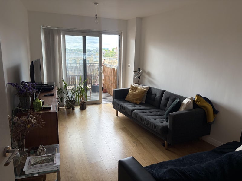 Room Collent Street in Greater London