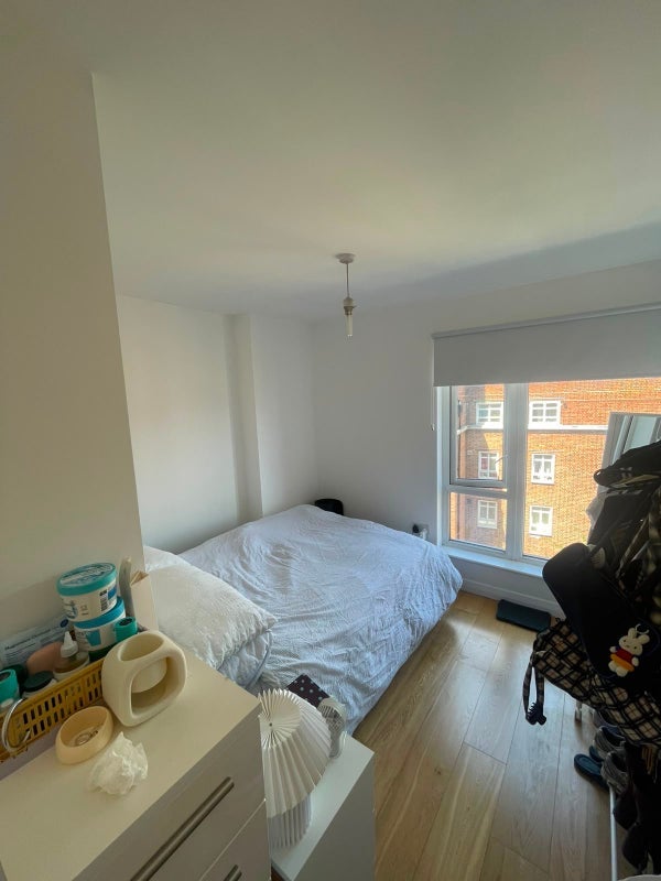 Room Collent Street in Greater London
