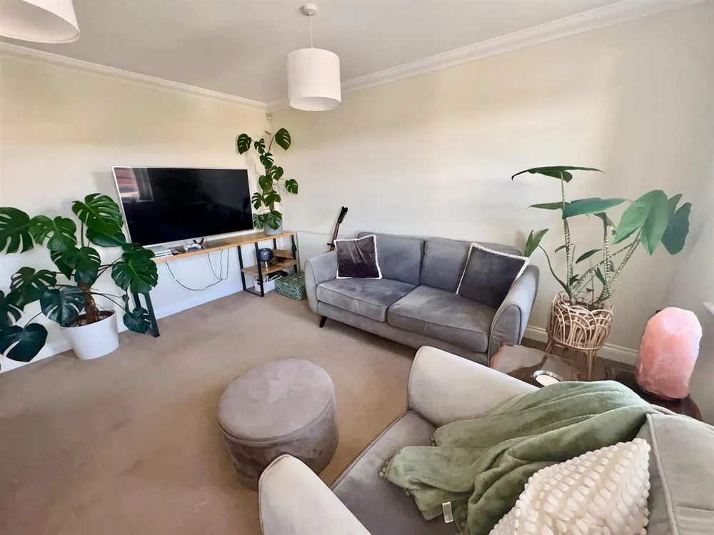 Flat Hoker Road in Exeter
