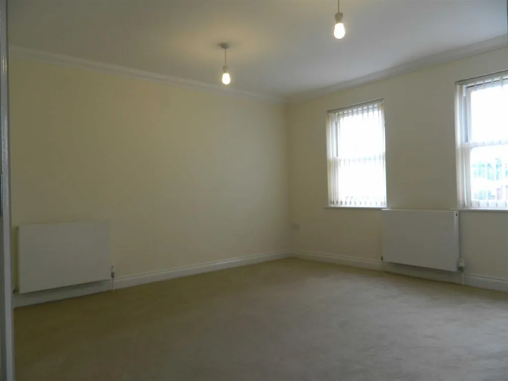 Flat Hoker Road in Exeter