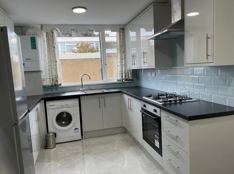 Room Cassland Road in Greater London