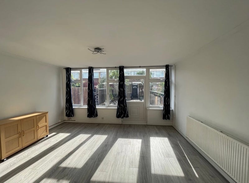 Room Cassland Road in Greater London
