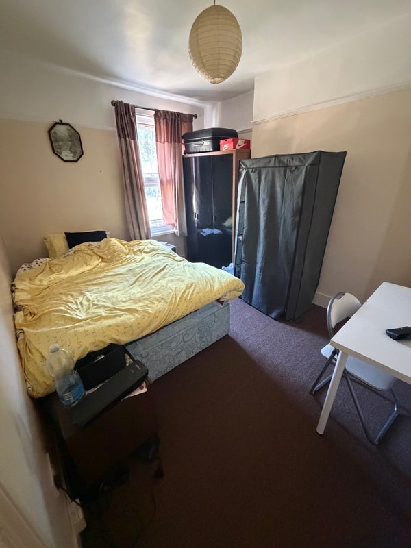 Room Matrimony Place in Greater London