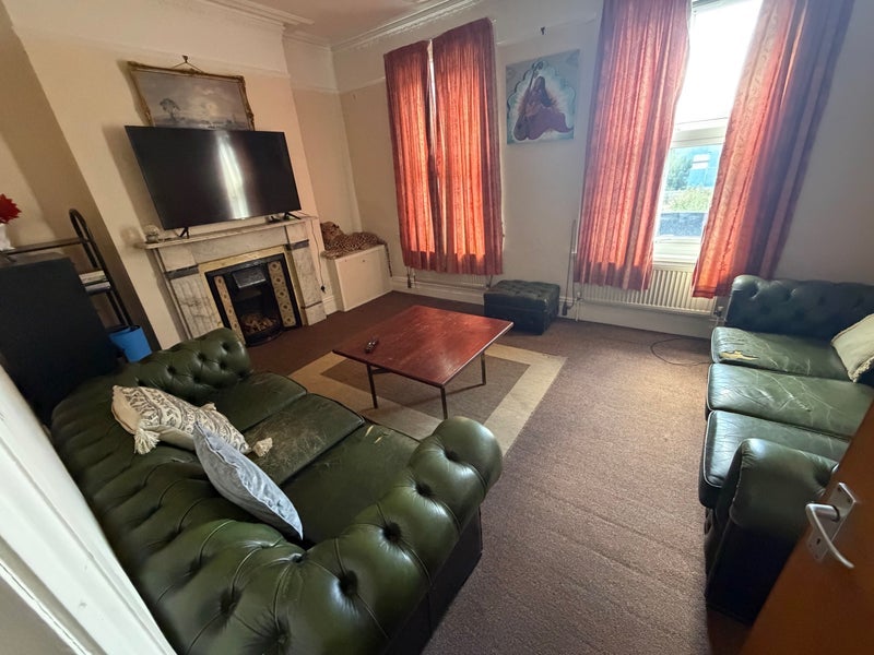 Room Matrimony Place in Greater London