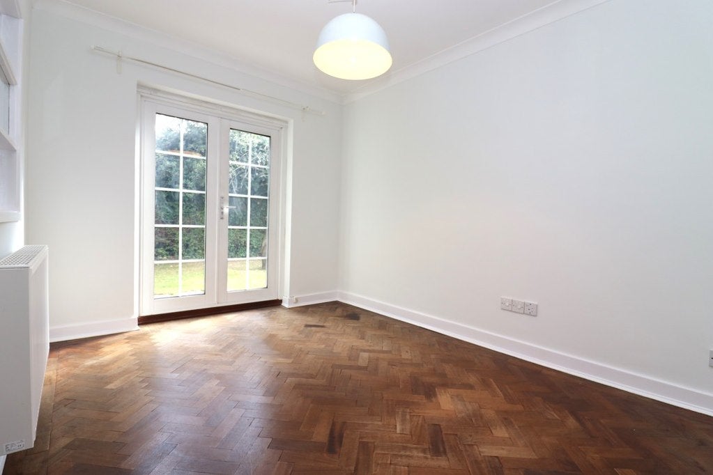 Flat South Terrace in Greater London