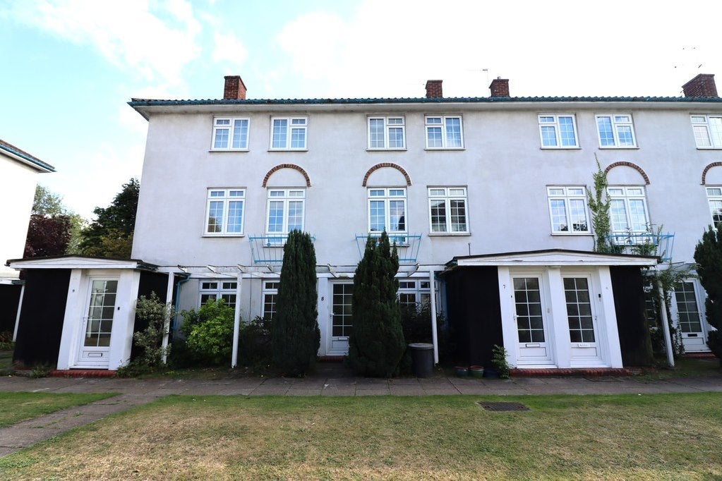 Flat South Terrace in Greater London