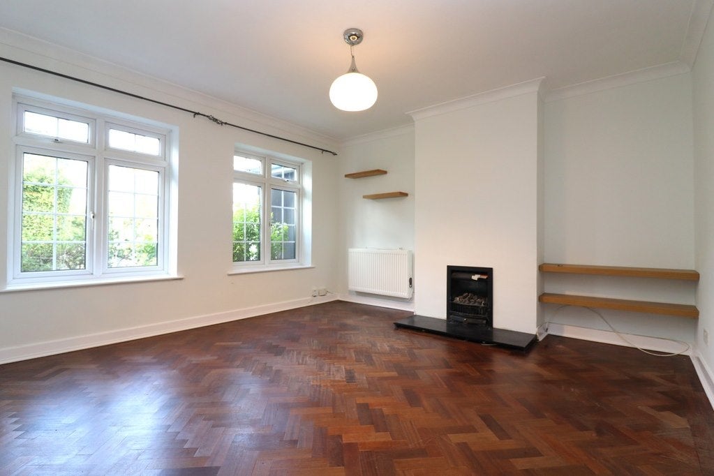Flat South Terrace in Greater London