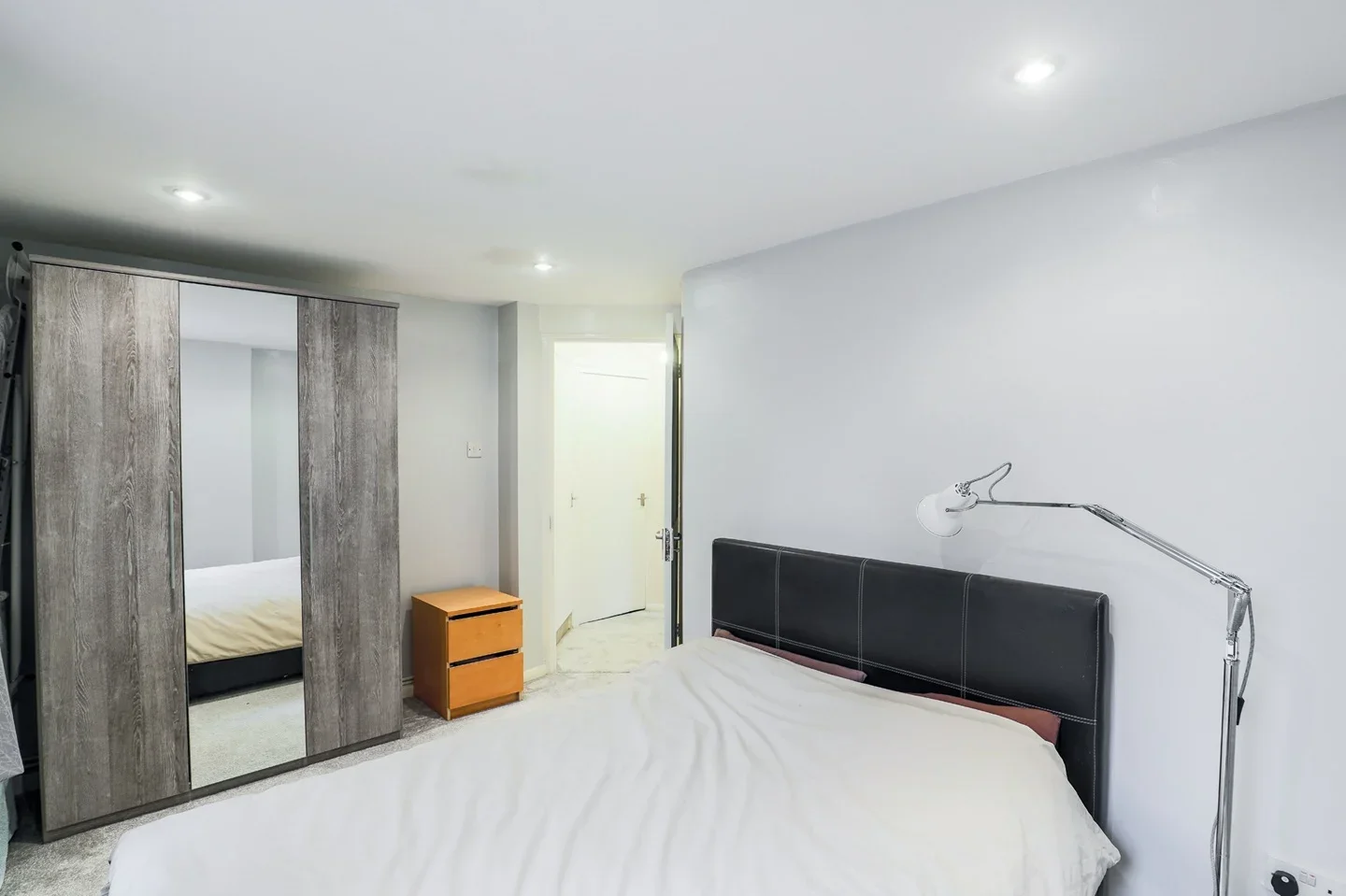Flat Jerningham Road in Greater London