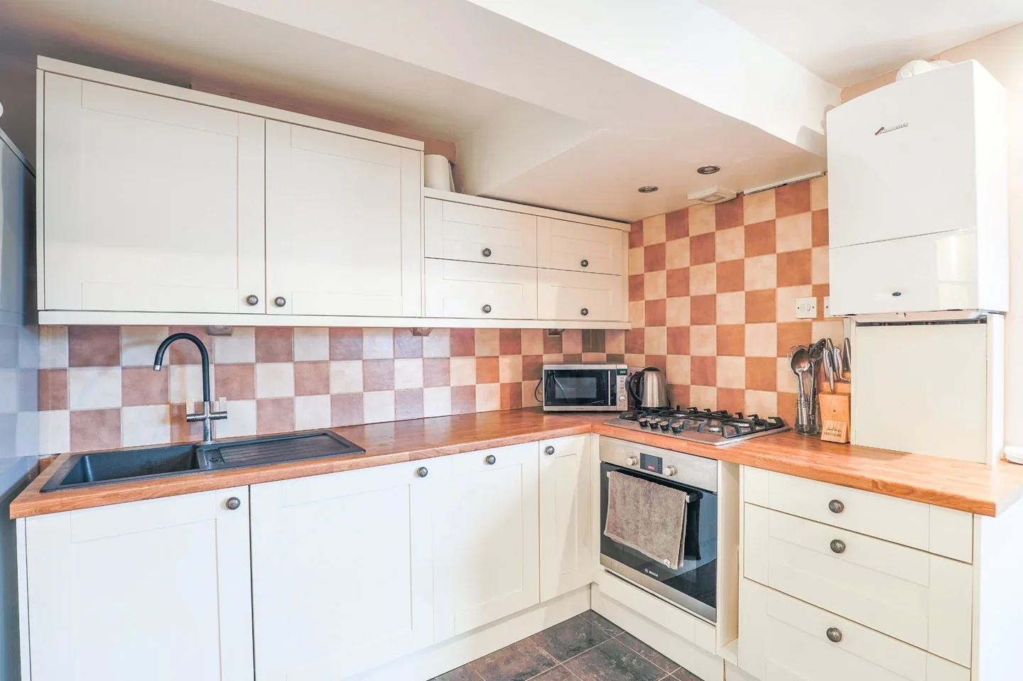 Flat Jerningham Road in Greater London